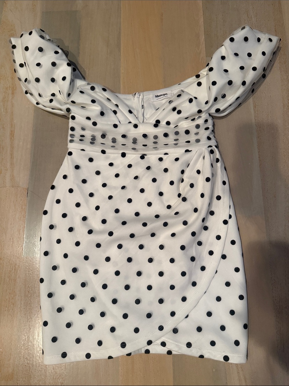 Showpo Karine Off-Shoulder White Polka Dot Mini Dress Size US 4 BRAND NEW - Picture 2 of 4